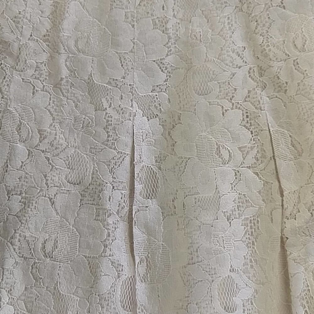 Kensie Pleated Lace Floral Overlay Skirt 12 - Picture 4 of 8
